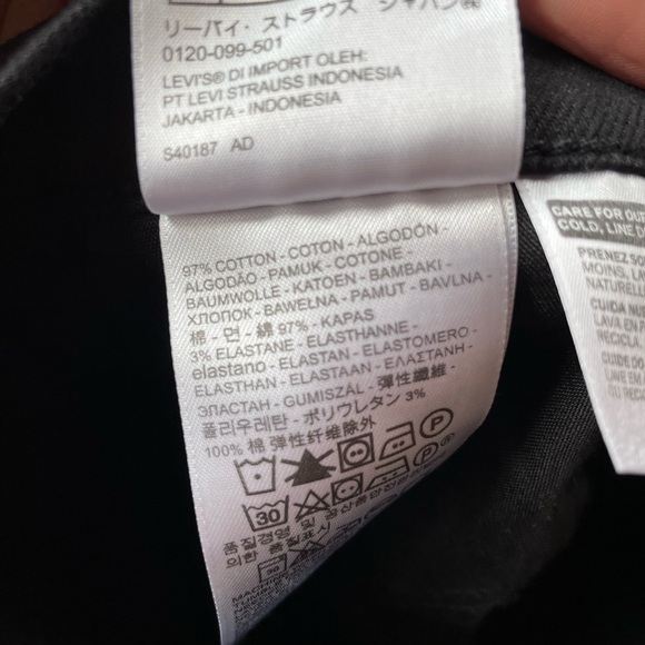 Levi’s Wedgie Skinny Distressed Raw Hem Jeans in Black‎ Size 27 - Picture 8 of 9